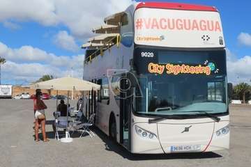 La vacuguagua en la explanada de Melenara/TA.